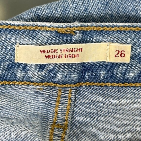 Levi's Wedgie Straight Raw Hem Jeans Light Wash - Picture 5 of 16